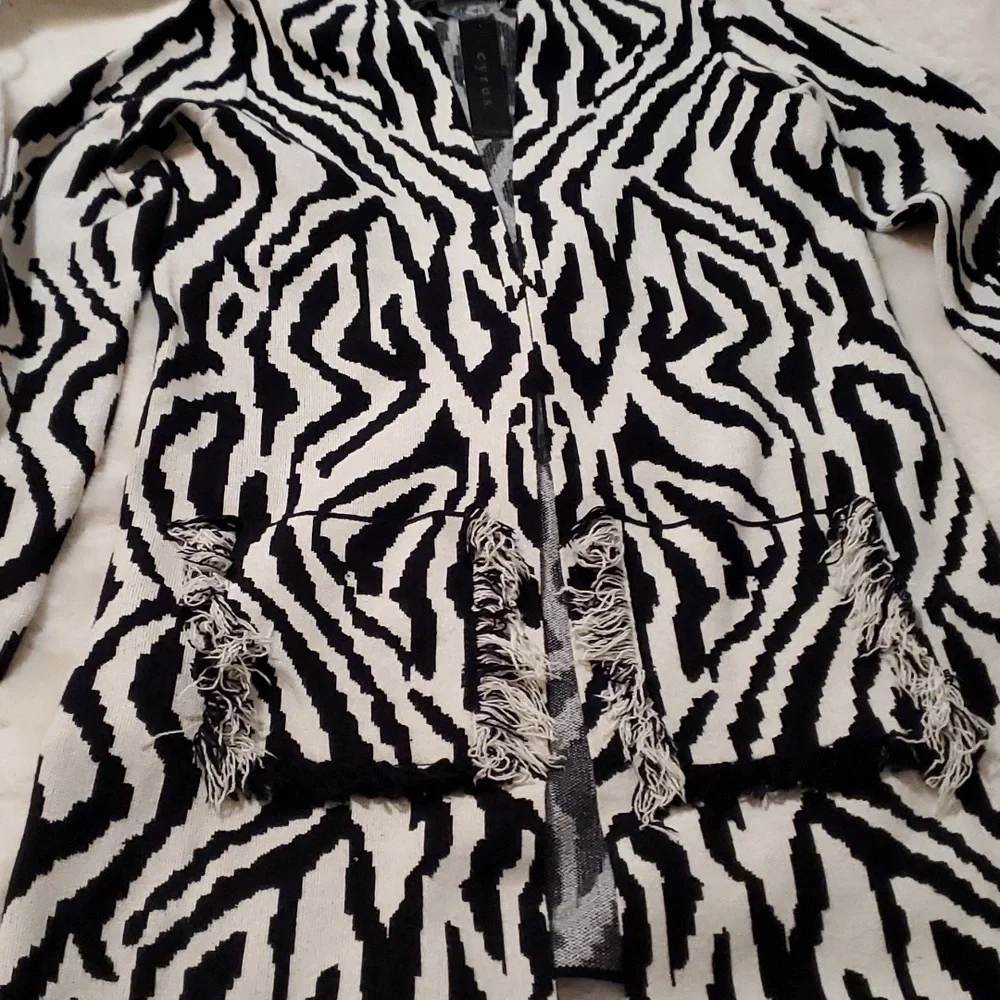 Cyrus Sweater - Picture 3 of 6
